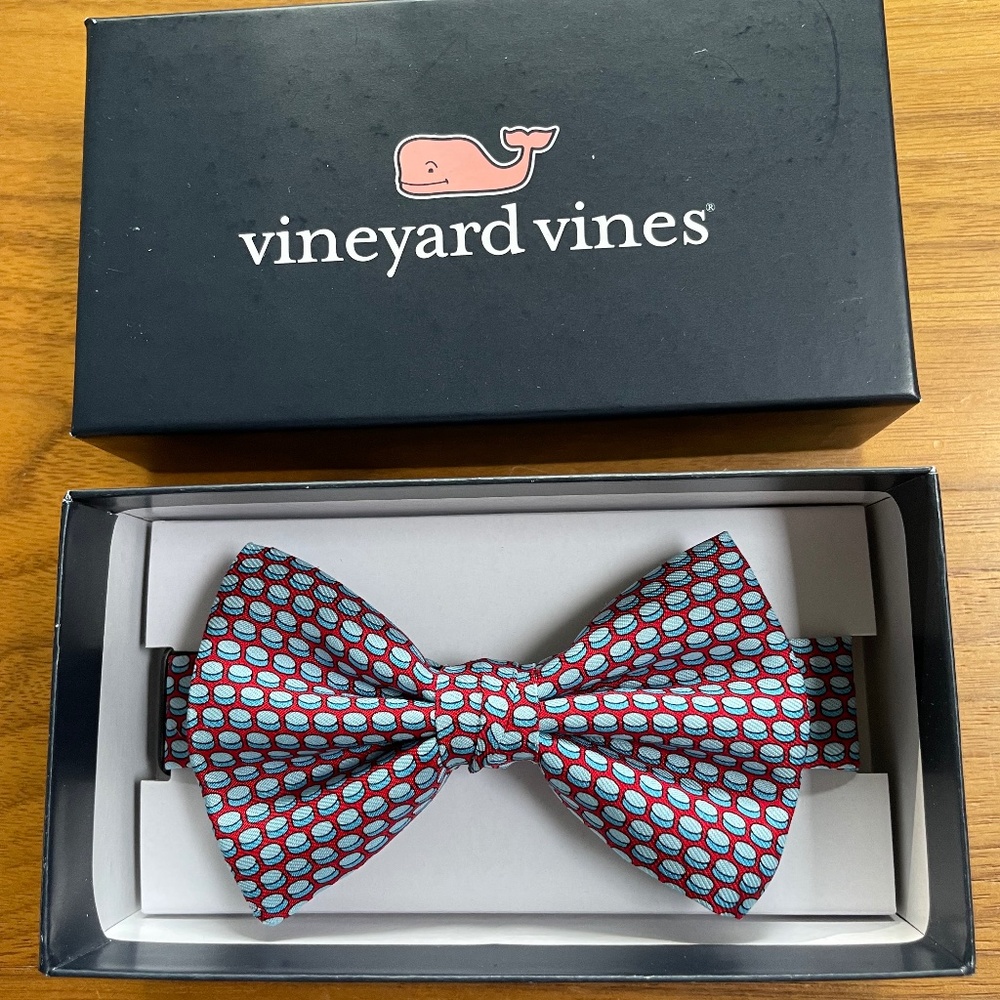 Vineyard Vines hockey bow tie
